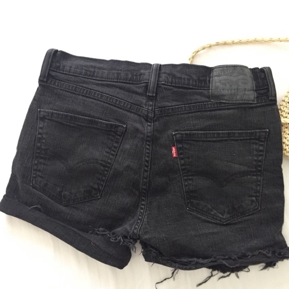 LEVI’S CUTOFFS - Picture 5 of 6
